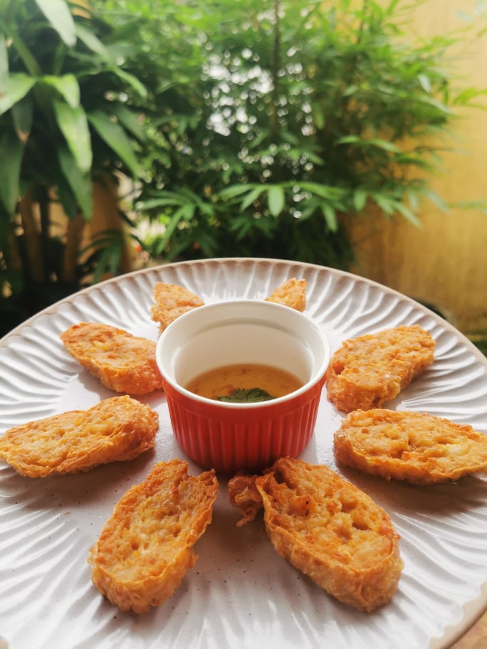 แฮ่กึ้นกุ้ง เนื้อกุ้งล้วน ไม่ผสมแป้ง สูตรเฉพาะของเราเอง พร้อมน้ำจิ้มบ๊วยเคี่ยวเอง