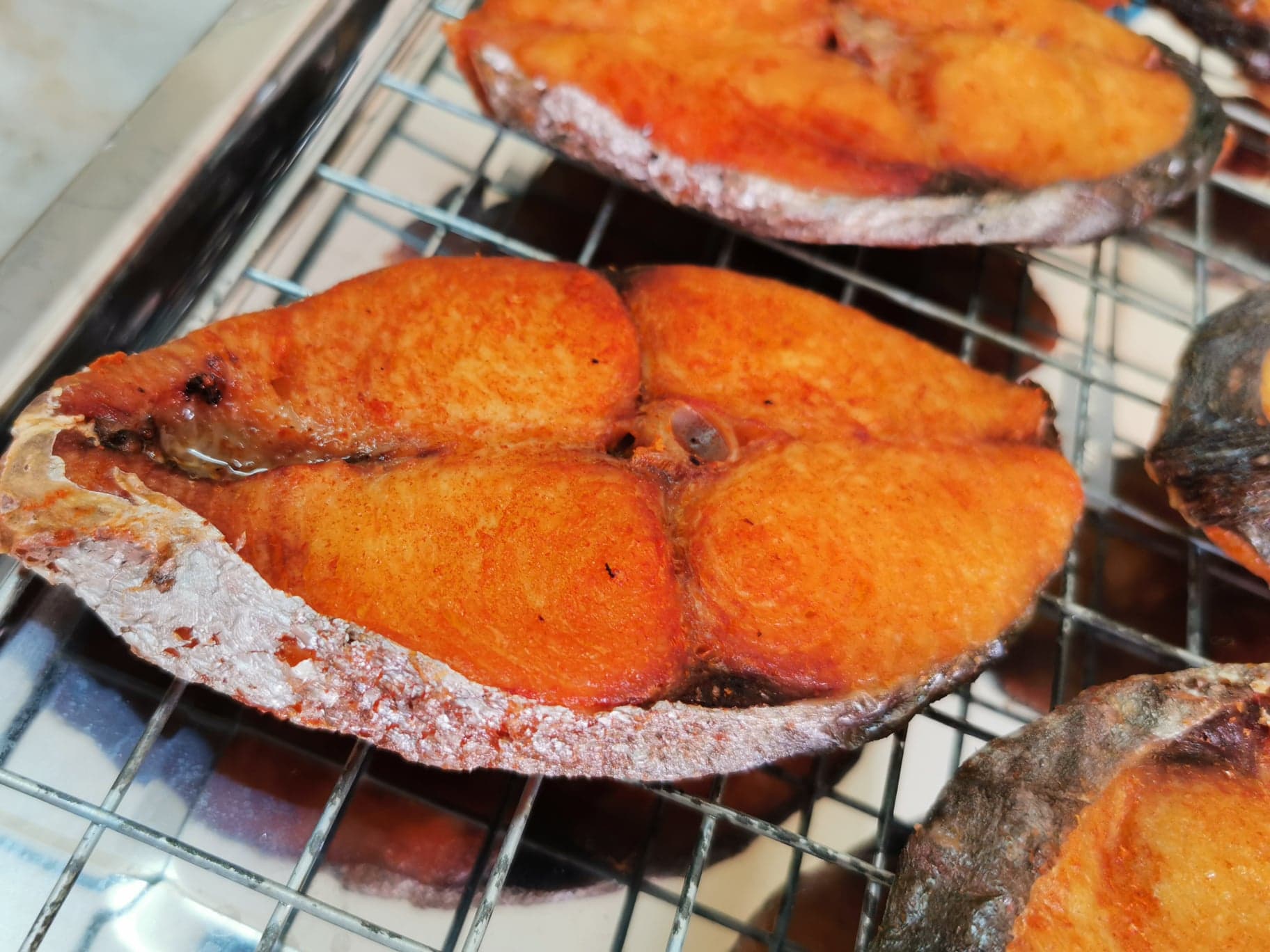 ปลาอินทรีย์ แดดเดียว  (1 แพ็ค 3 ชิ้น ) ขนาด 350-400g  คัดเกรดพรีเมี่ยม จัดส่งทุกจังหวัดทั่วประเทศ