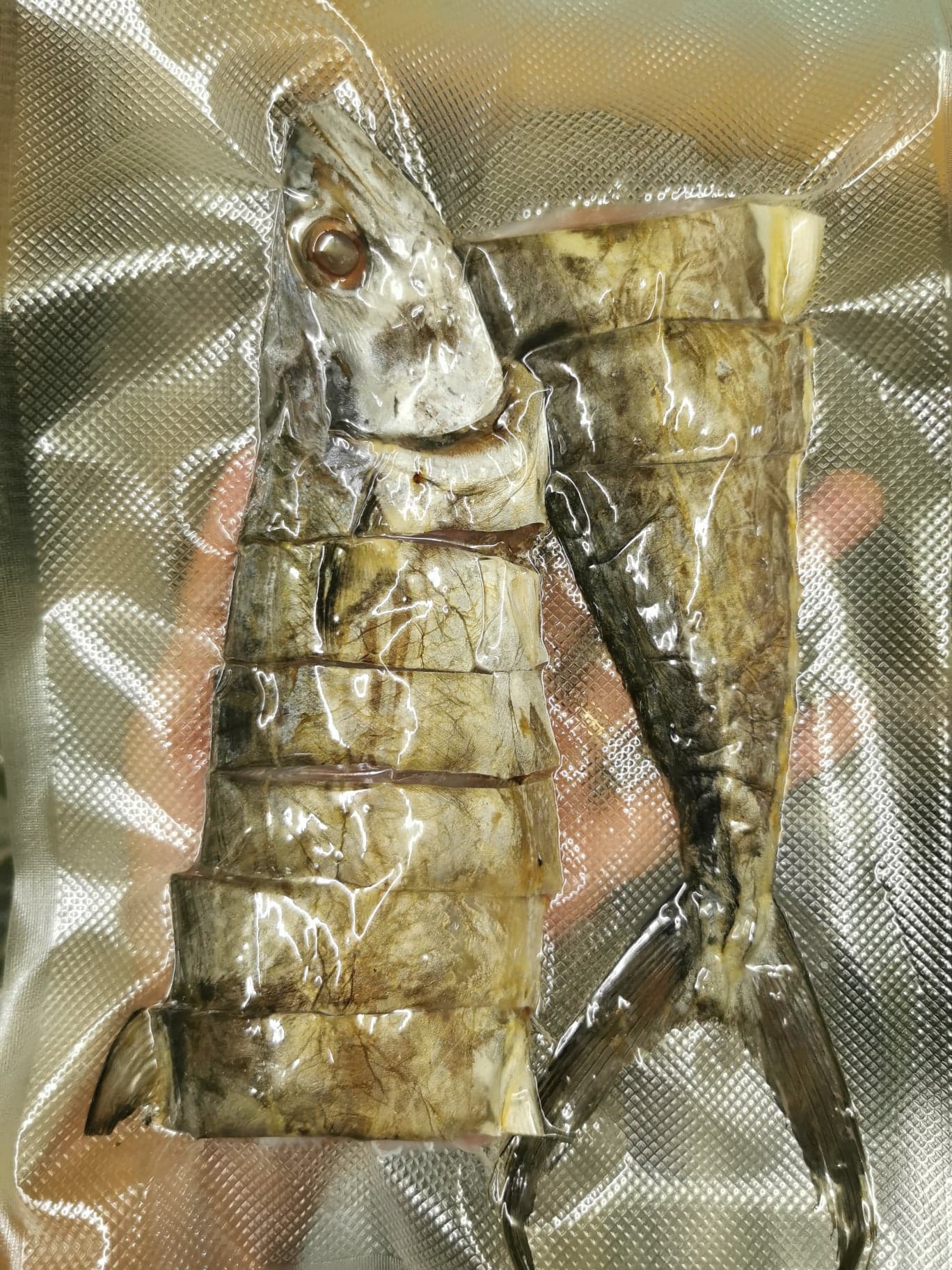 ปลาอินทรีย์เค็ม​ ทั้งตัว (ขนาด 300-350g) หมักและตากบนเรือประมง คัดพิเศษส่งออก